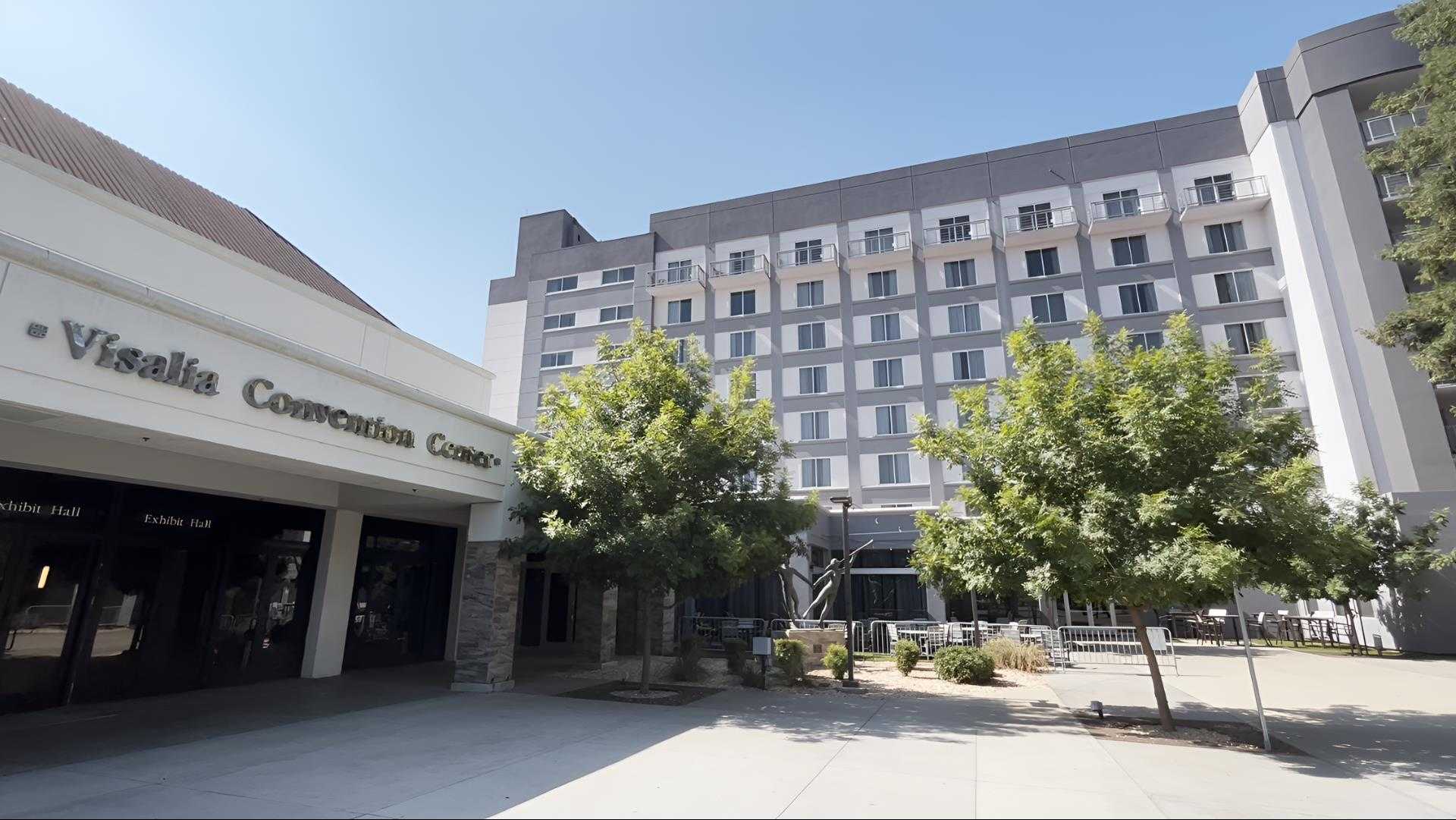 Visit Visalia (CVB) i Visalia, CA