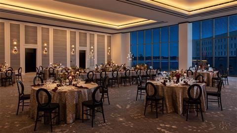 Four Seasons Hotel New Orleans в New Orleans, LA