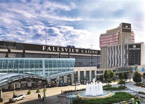 Wyndham Grand Fallsview Hotel em Niagara Falls, ON