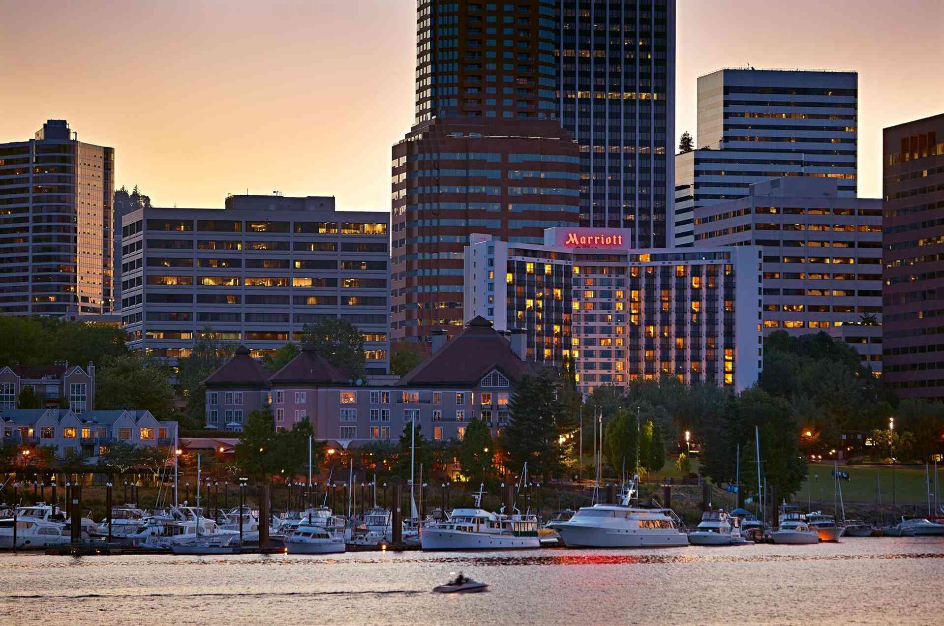 Portland Marriott Downtown Waterfront в Portland, OR