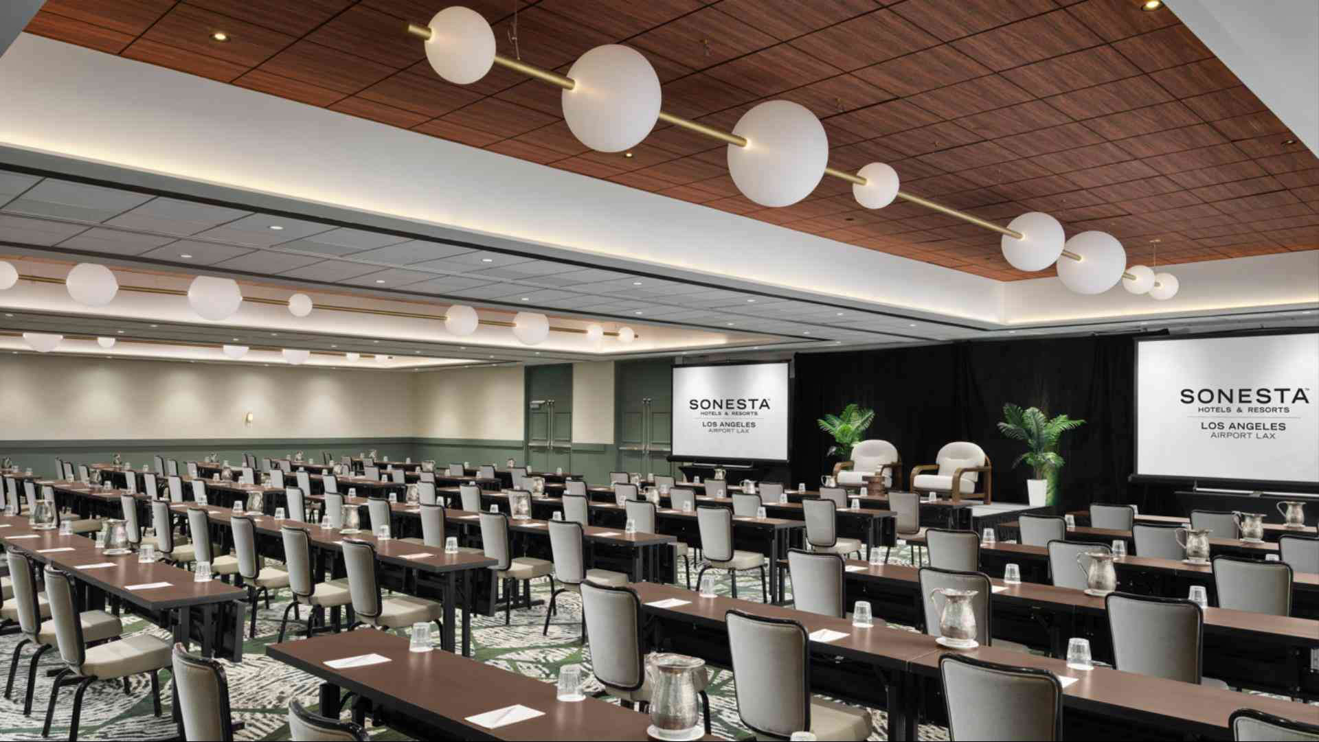 Sonesta Los Angeles Airport LAX - NEWLY RENOVATED! à Los Angeles, CA