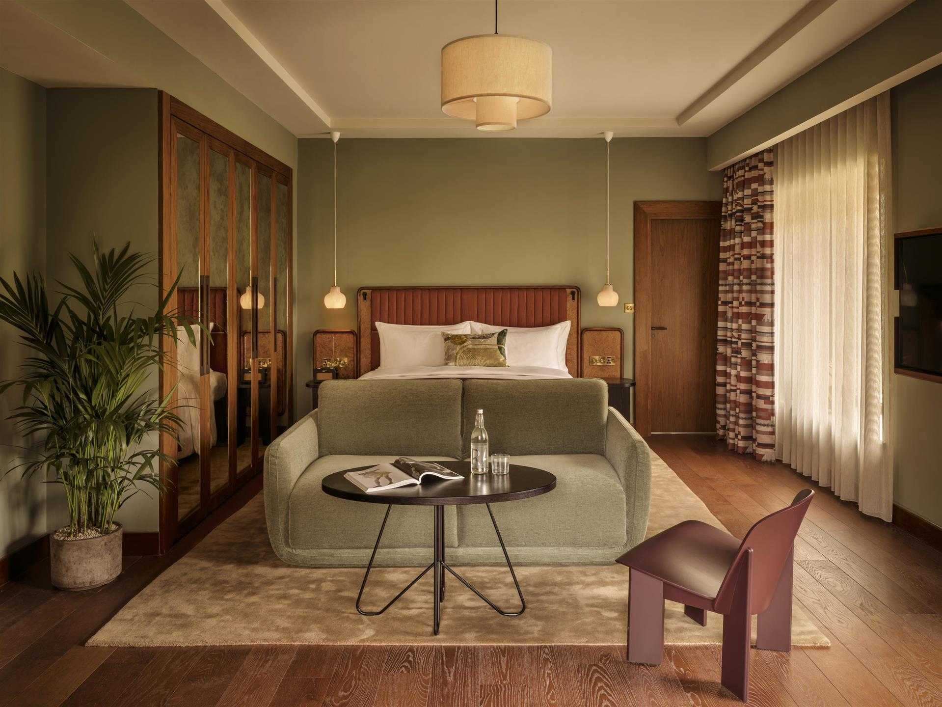 Sir Devonshire Square, London, GB