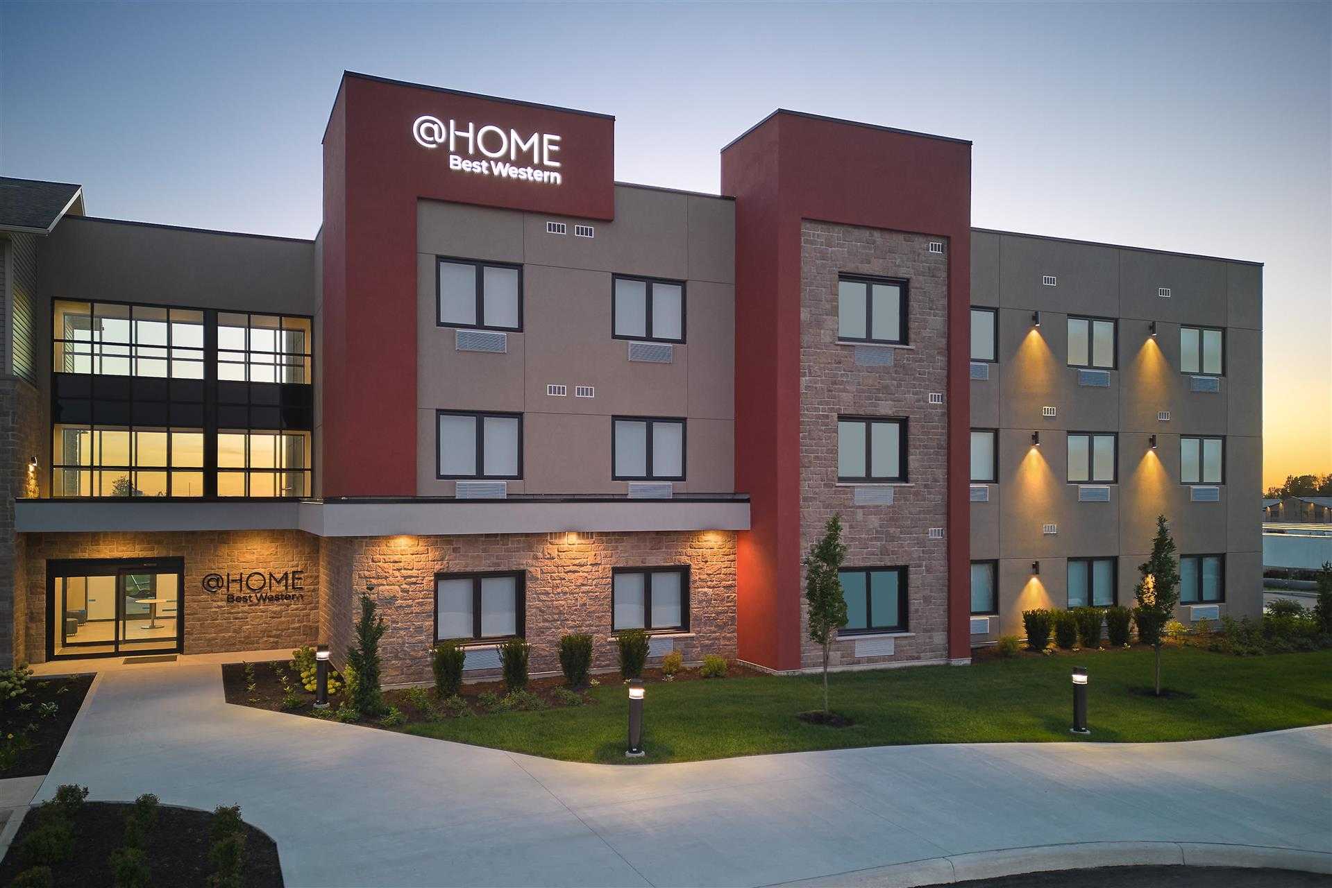 HOME by Best Western Walkerton в Walkerton, ON