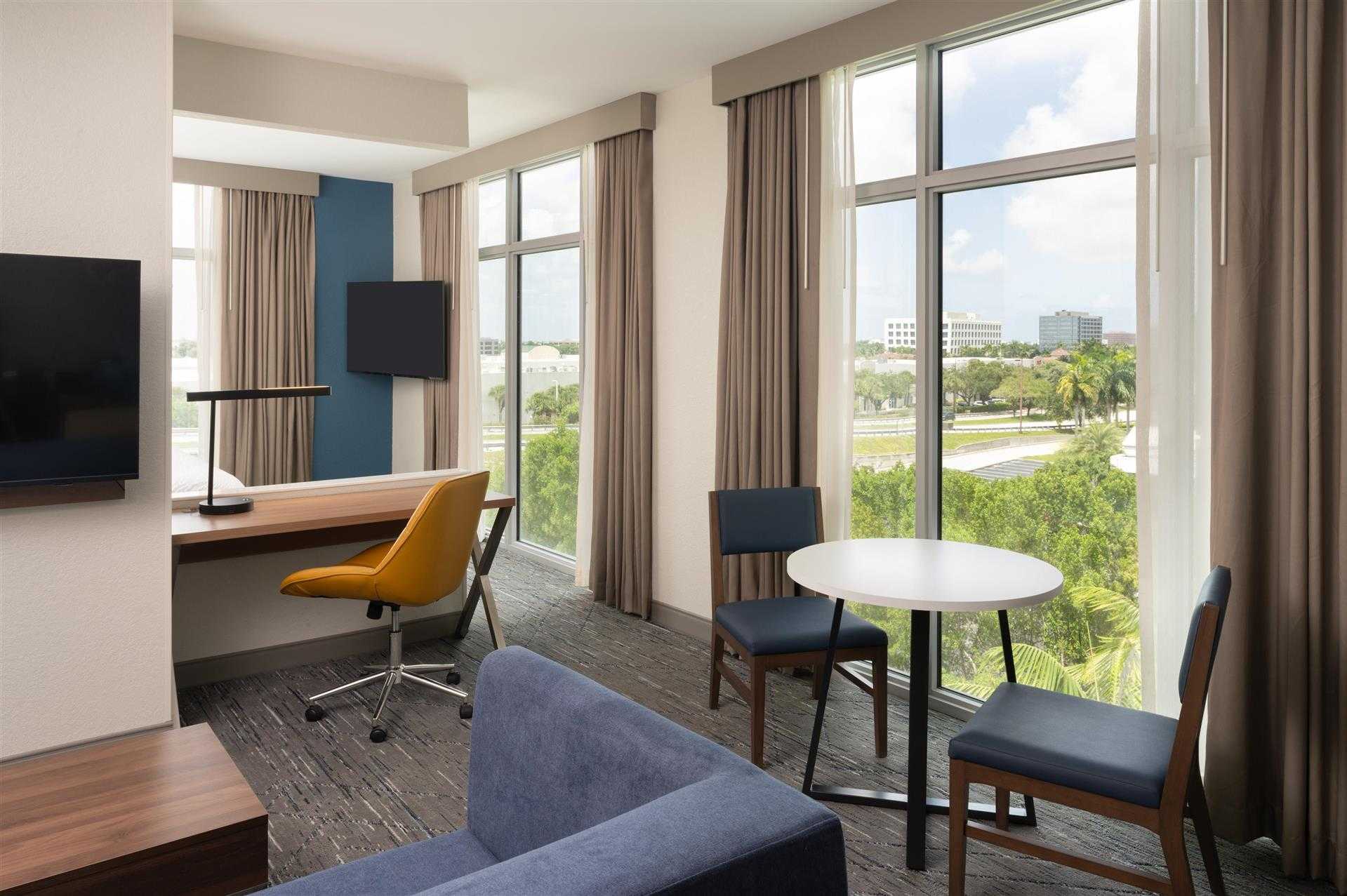 마이애미, FL의 Holiday Inn Express Miami Airport-Blue Lagoon Area