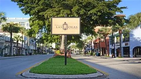 Las Olas Shopping District