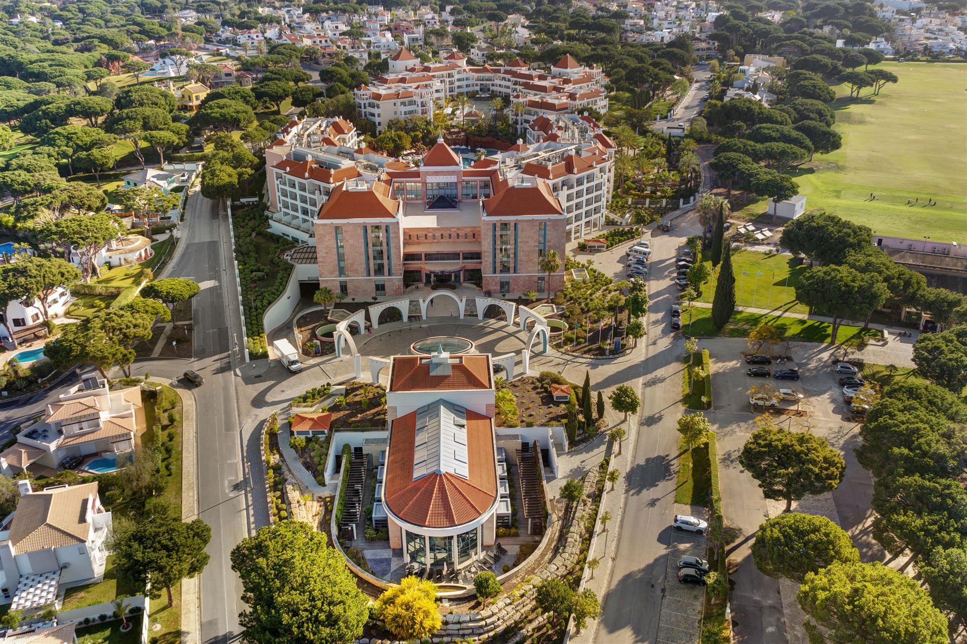 Hilton Vilamoura As Cascatas Golf Resort & Spa image