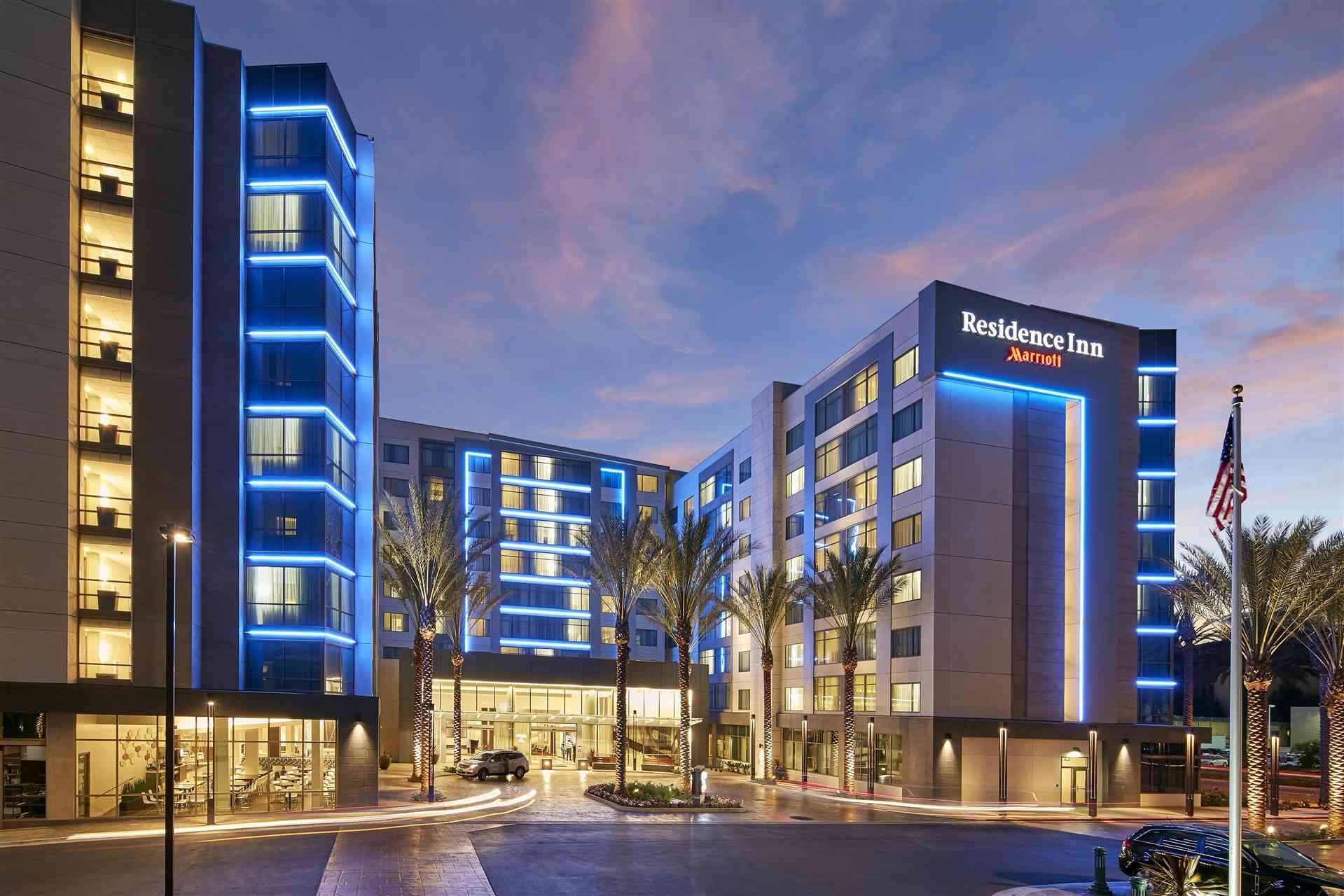 Residence Inn by Marriott at Anaheim Resort/Convention Center в Anaheim, CA