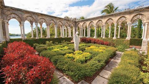 Bahamas Ministry of Tourism, Investments and Aviation in Nassau, BS