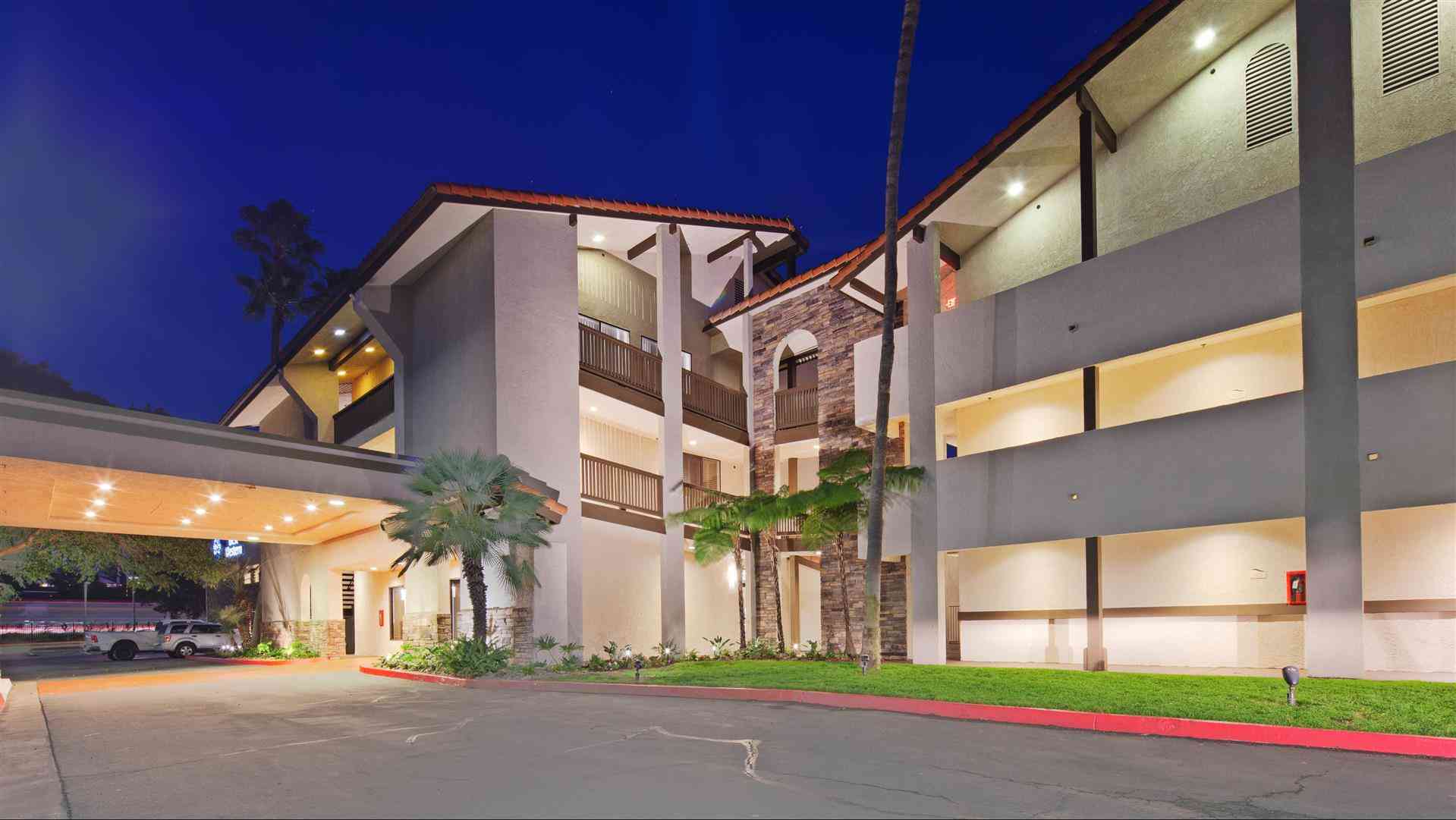 Best Western Carlsbad by the Sea в Carlsbad, CA