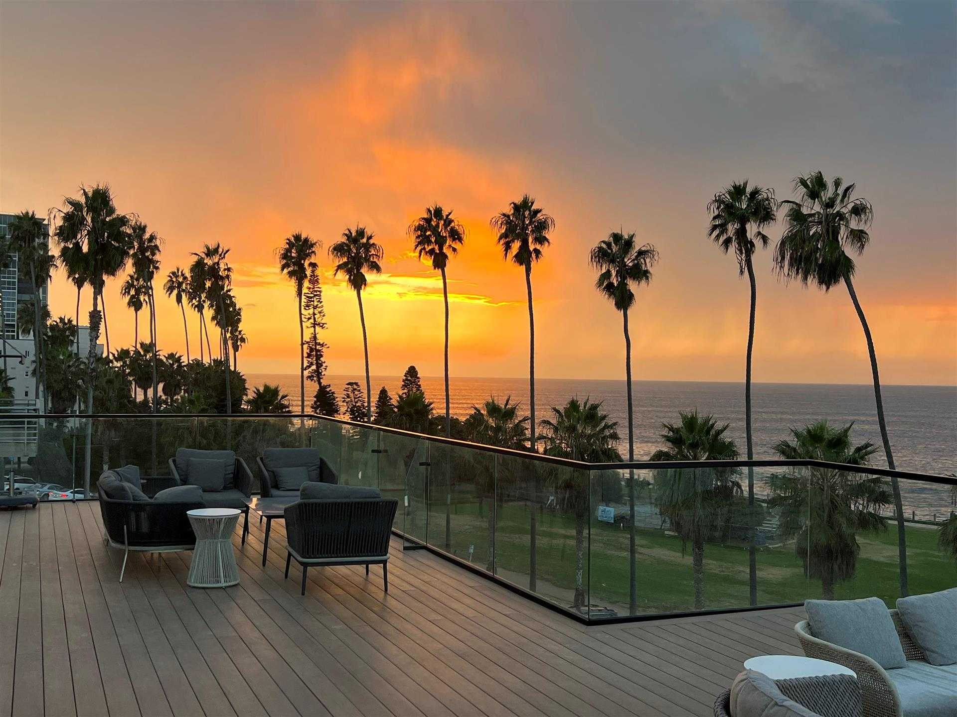 La Jolla Cove Hotel & Suites в La Jolla, CA