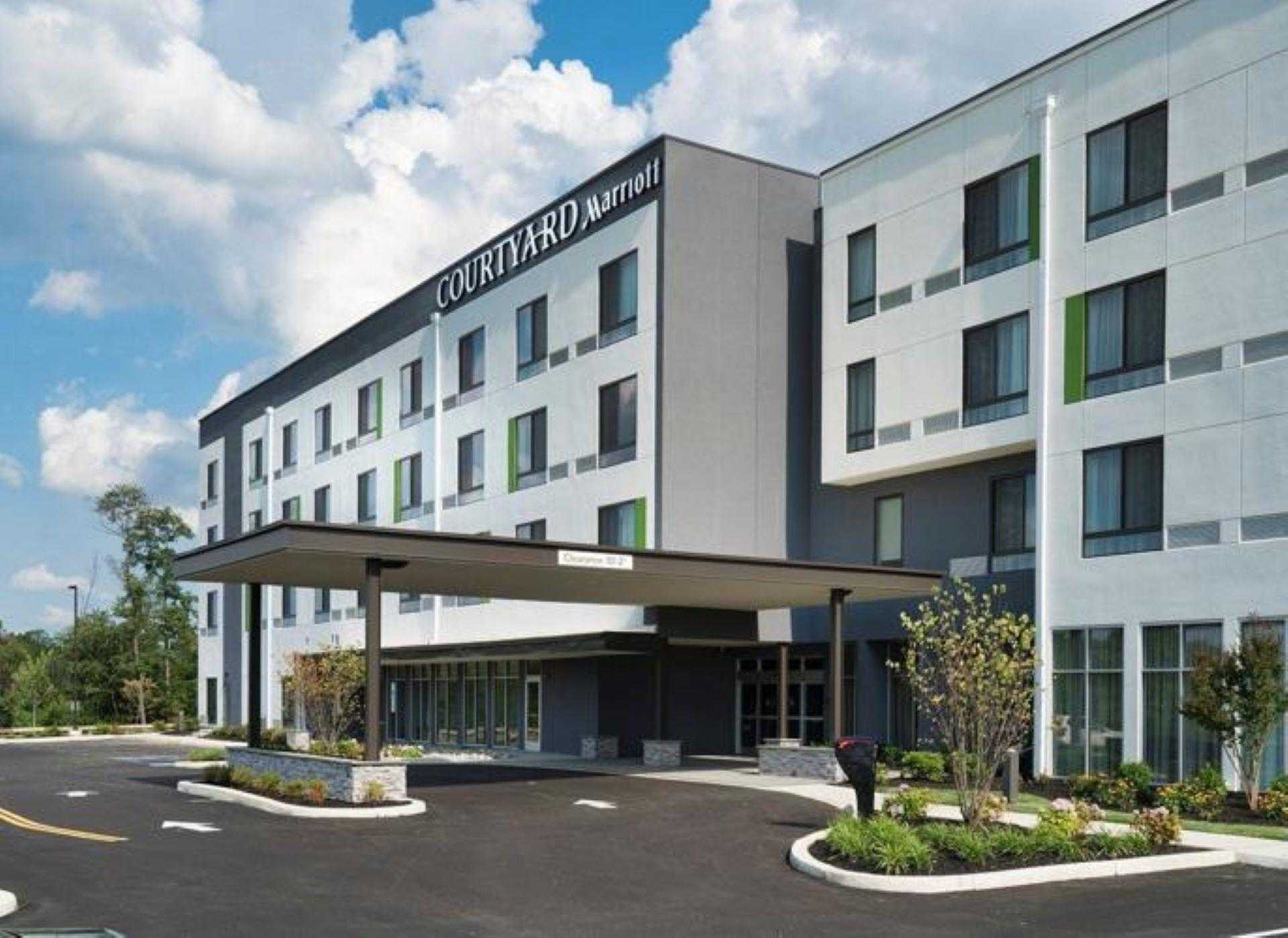 Courtyard by Marriott Bettendorf in Bettendorf, IA