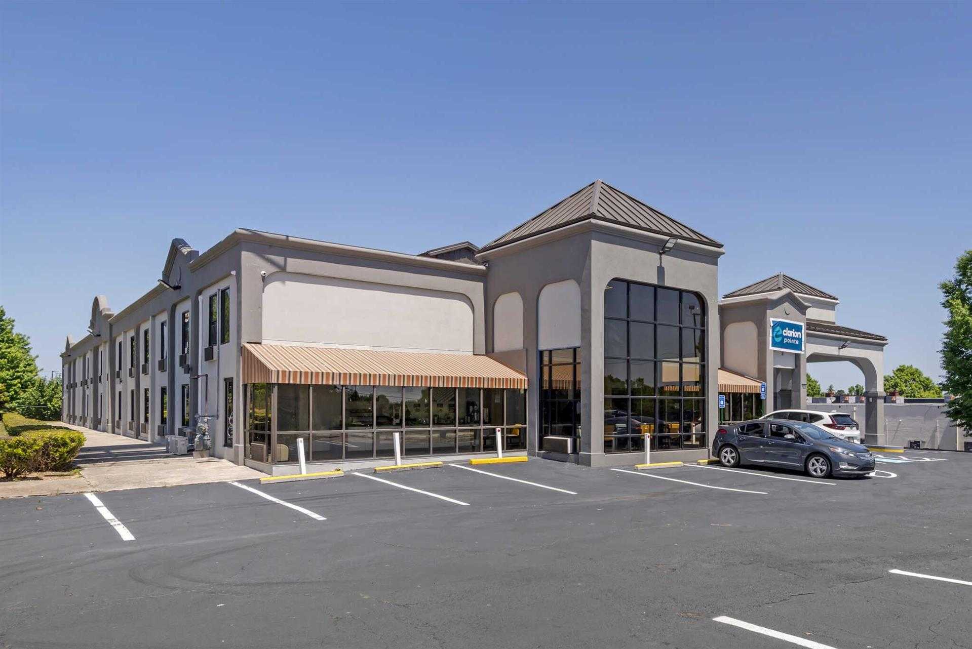 Clarion Pointe McDonough в McDonough, GA