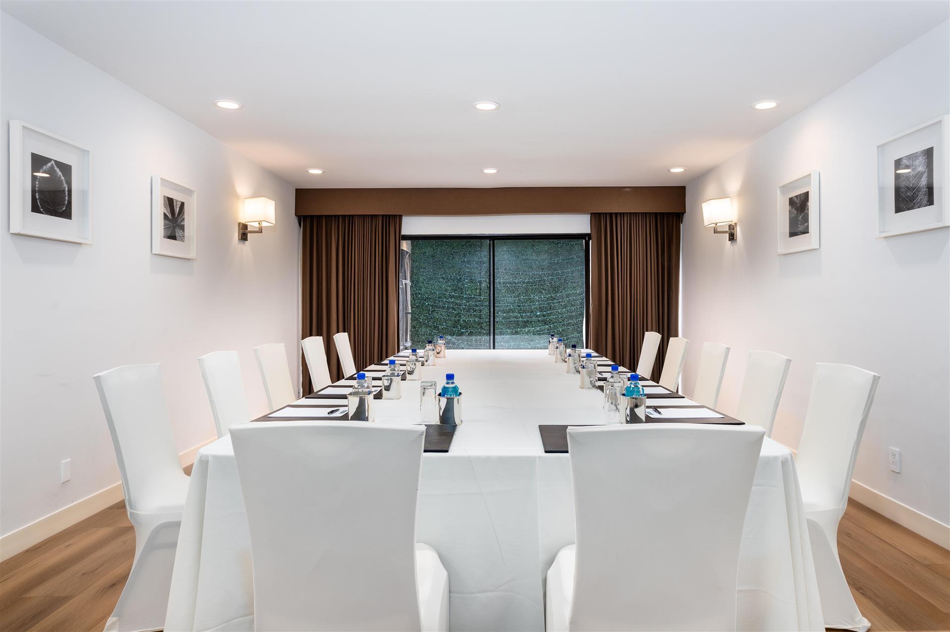 ミーティングルームの画像