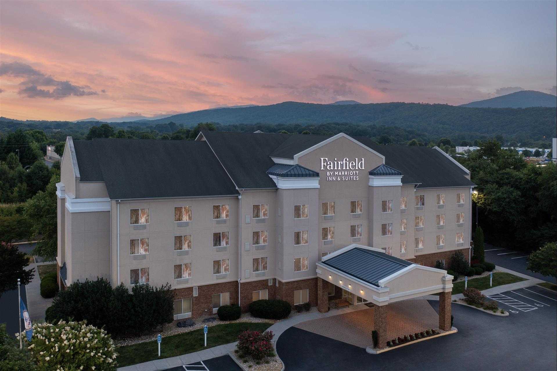 Fairfield by Marriott Inn & Suites Roanoke Hollins/I-81 в Roanoke, VA