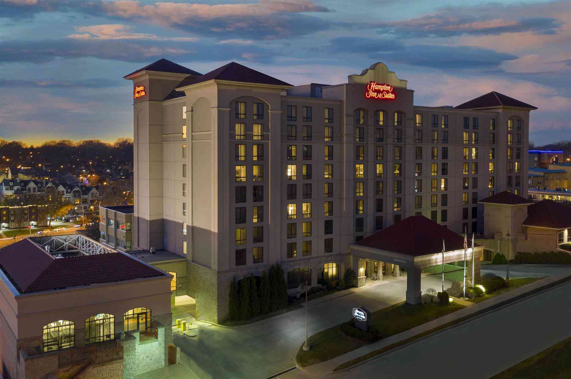 Hampton Inn & Suites Kansas City-Country Club Plaza in Kansas City, MO