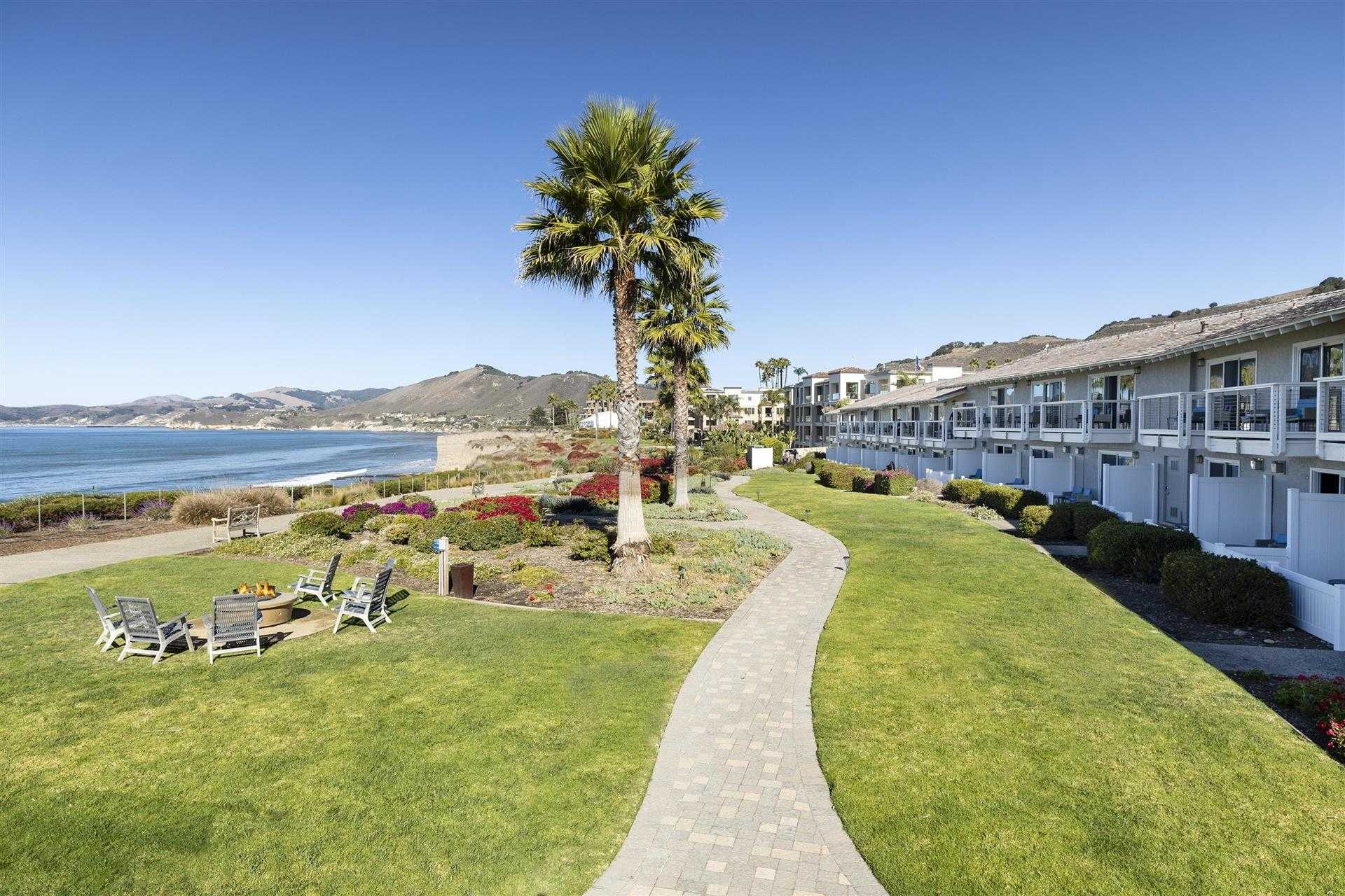 Spyglass Inn в Pismo Beach, CA