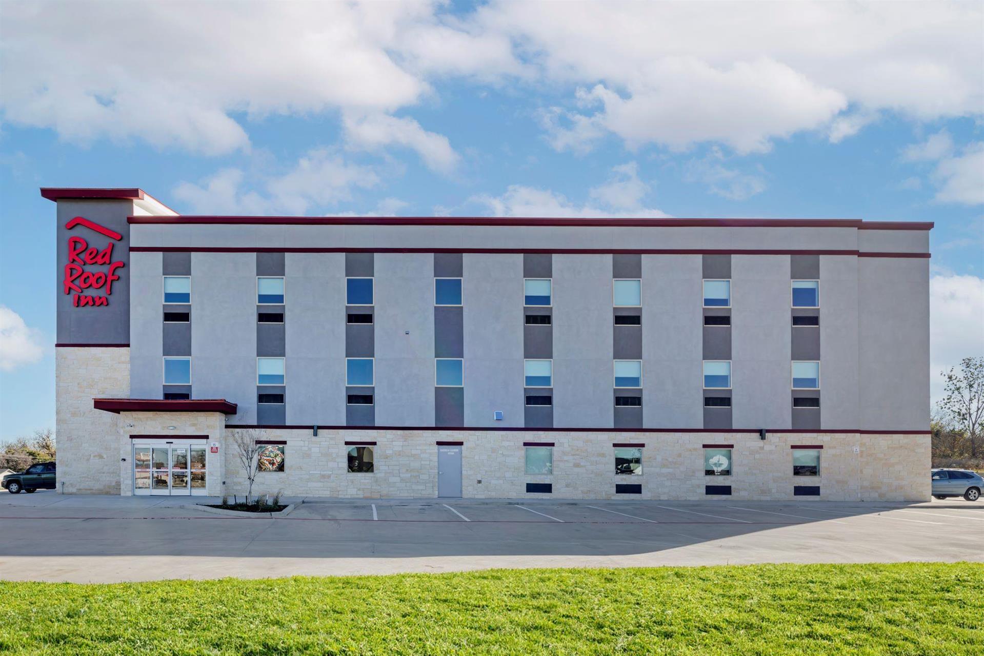 Red Roof Inn Hutchins image