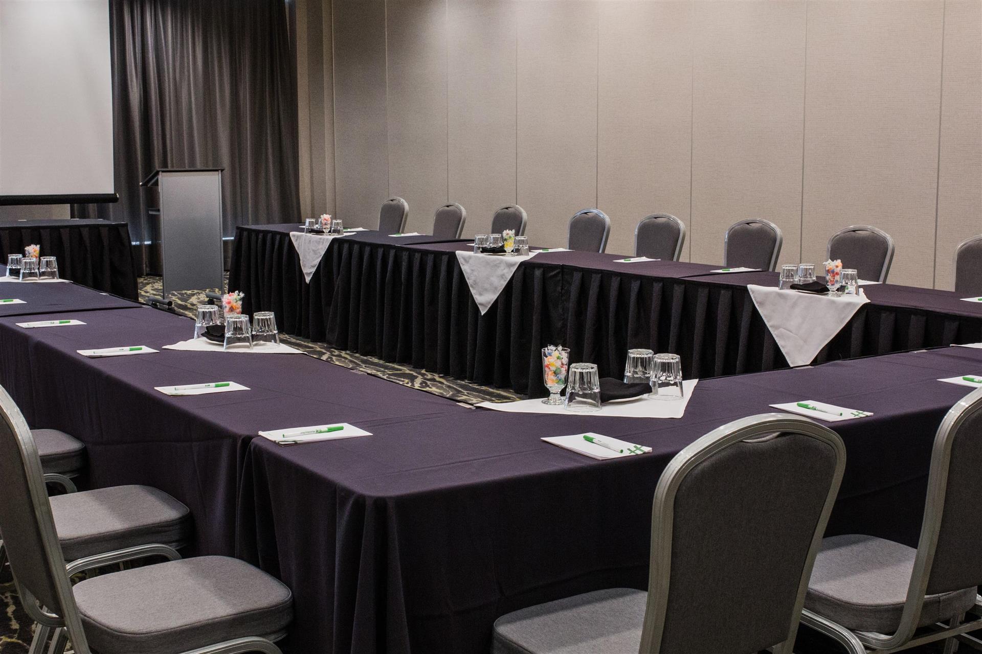 Изображение помещения для встречи