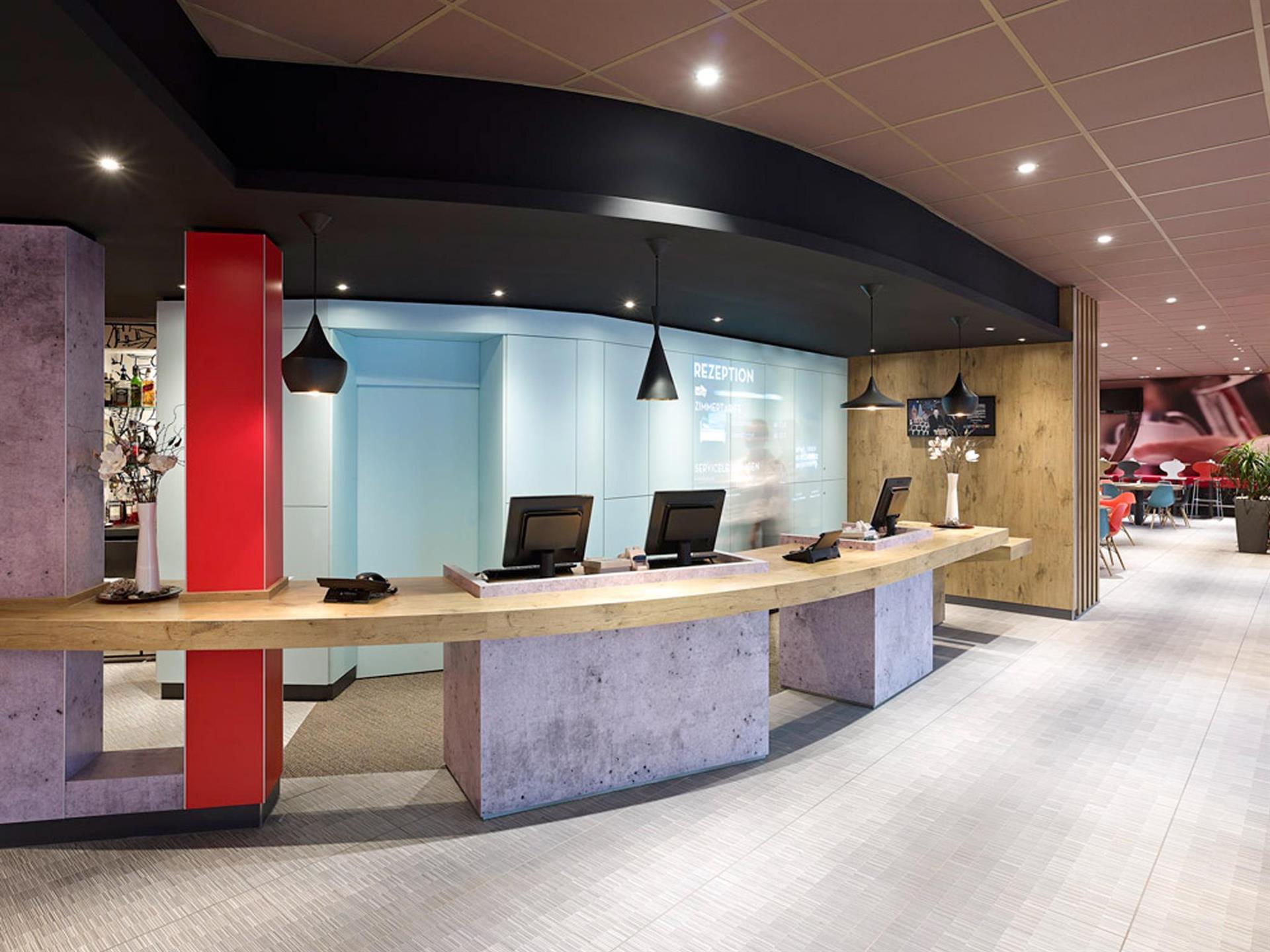 Hotel Ibis Koeln Centrum image