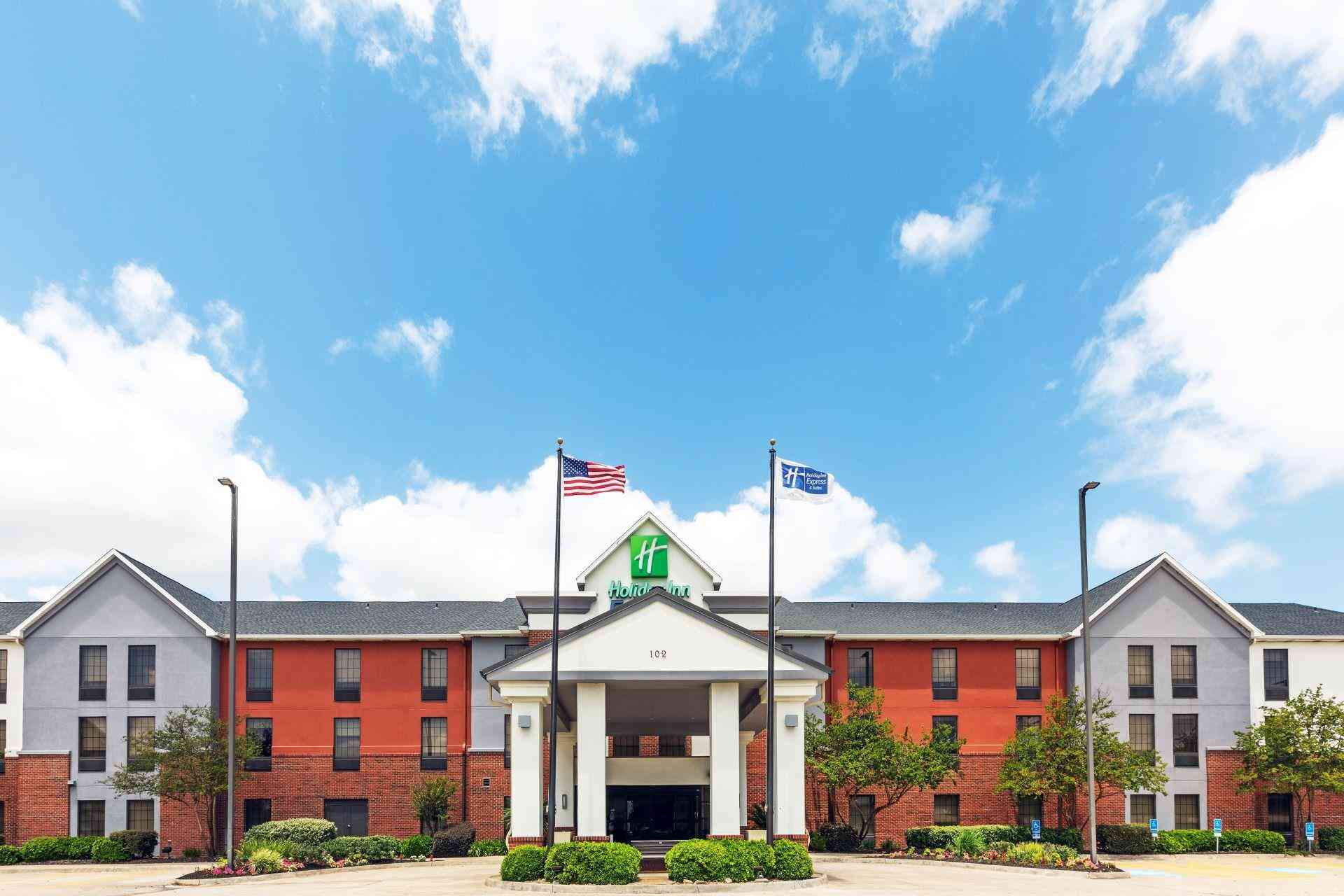Holiday Inn Express Hotel & Suites Sulphur in กำมะถัน, LA