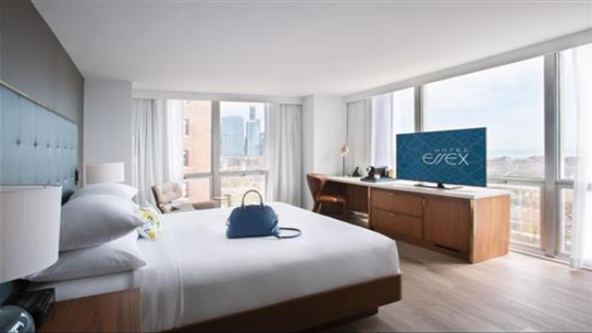 Le Méridien Essex Chicago image