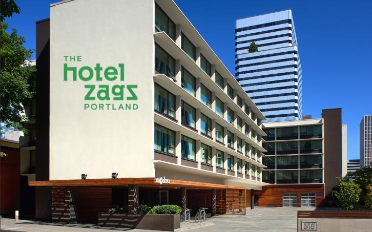 Image de Buses and Bags at The Zags