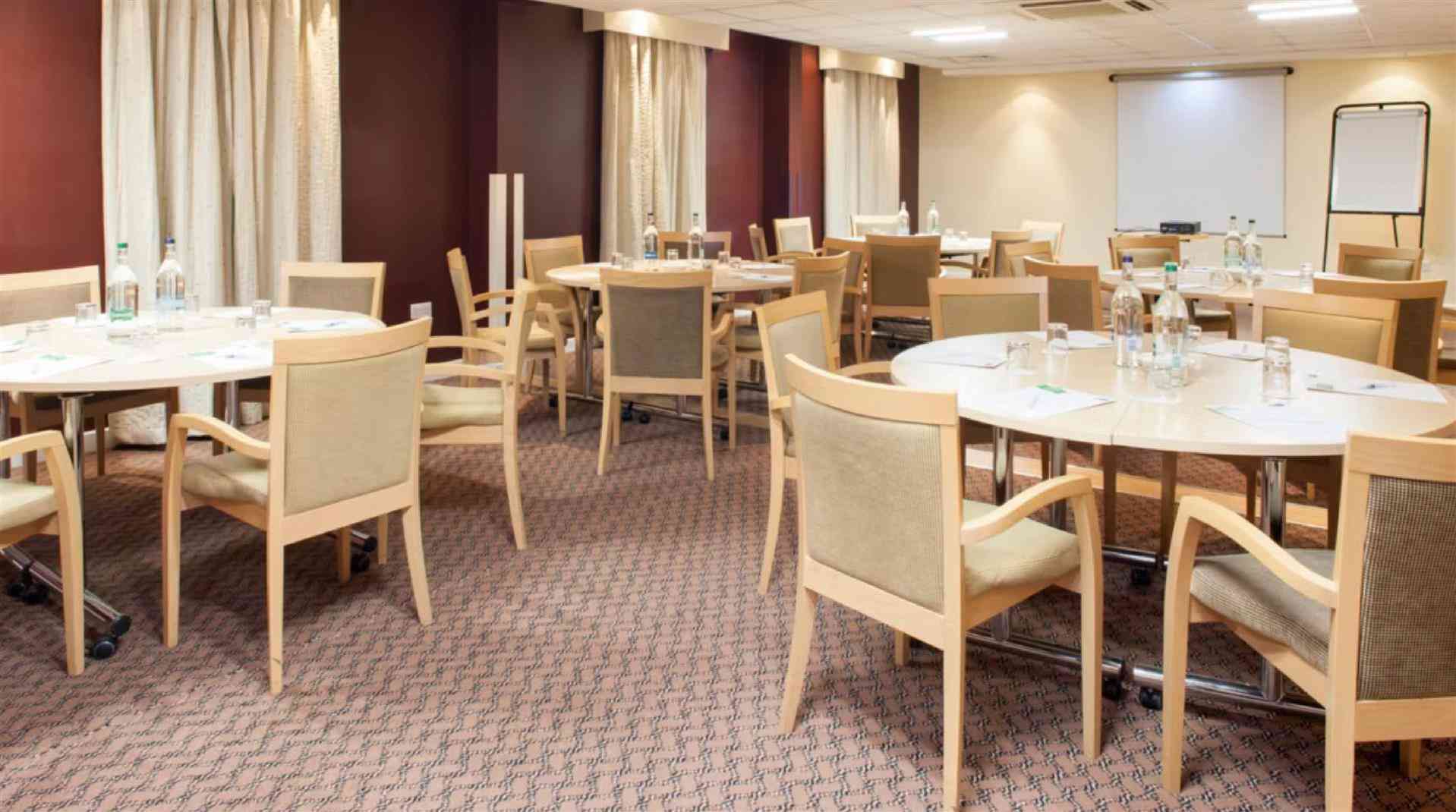 Holiday Inn Express London-Stansted Airport в Станстед, GB1