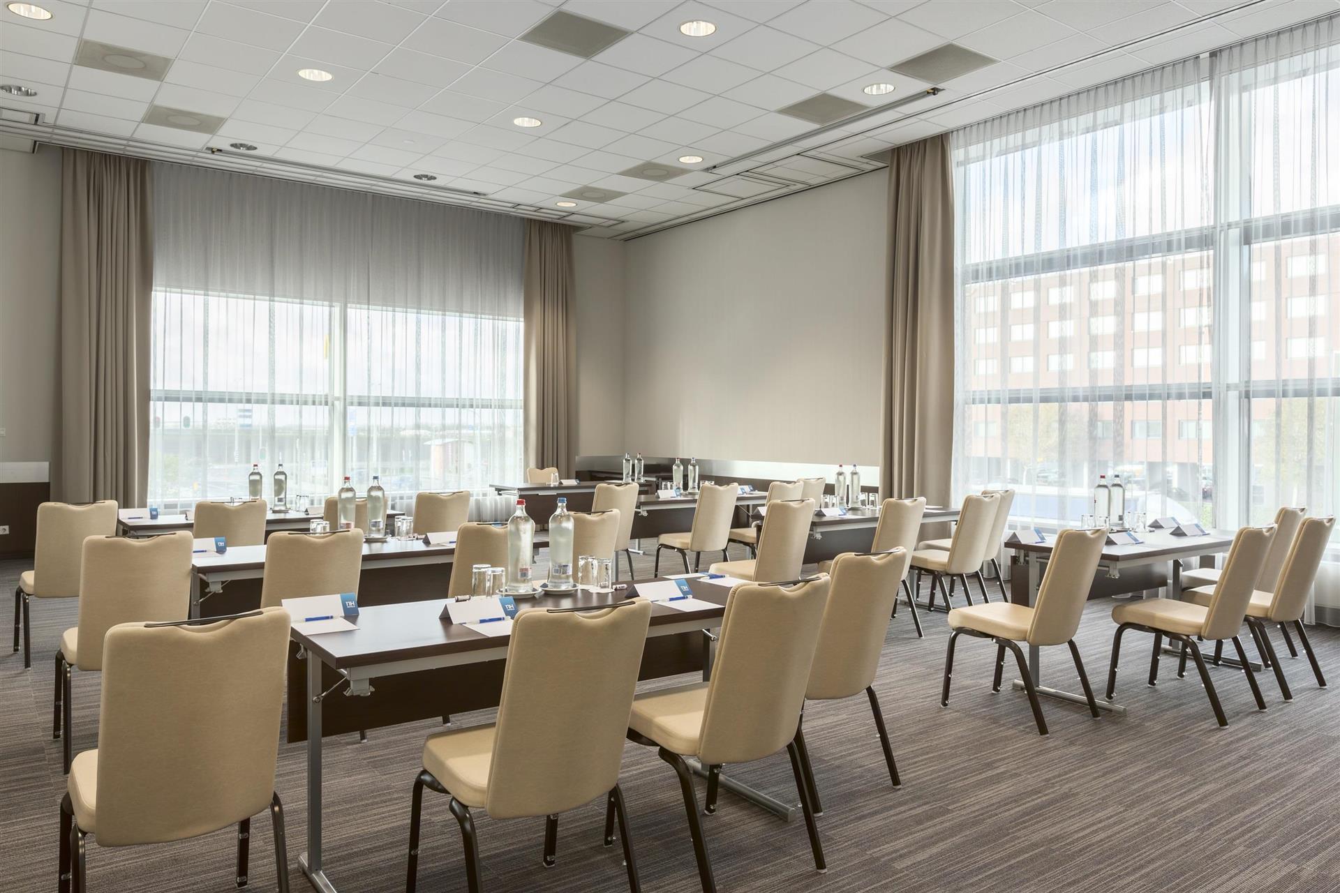 NH Amsterdam Schiphol Airport image