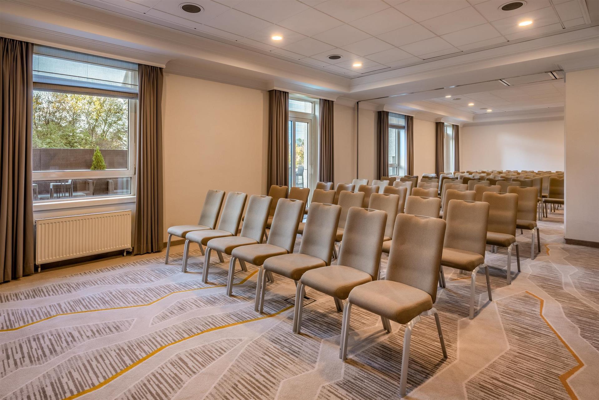 Изображение помещения для встречи