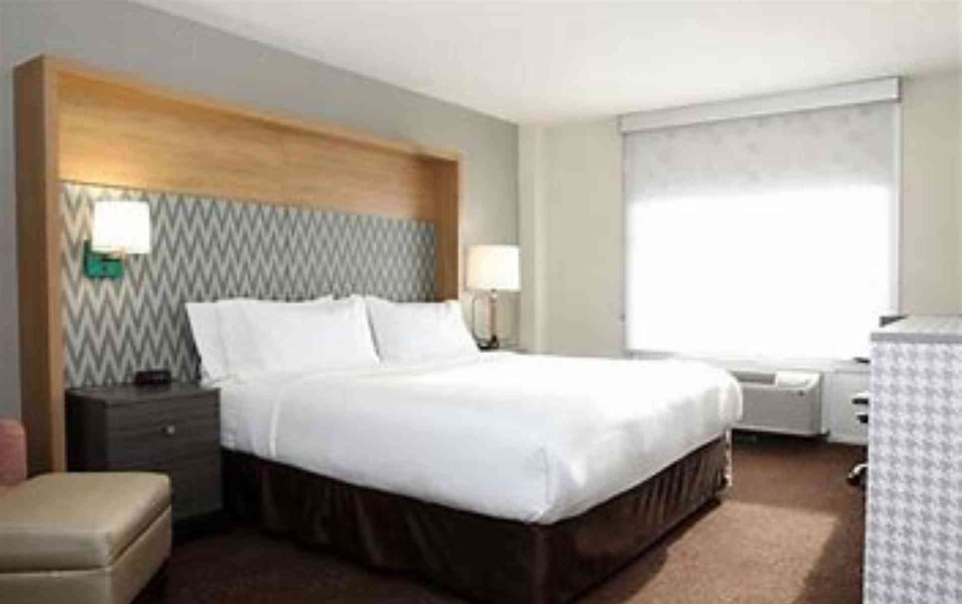 Holiday Inn Chicago O'Hare Area в Чикаго, IL