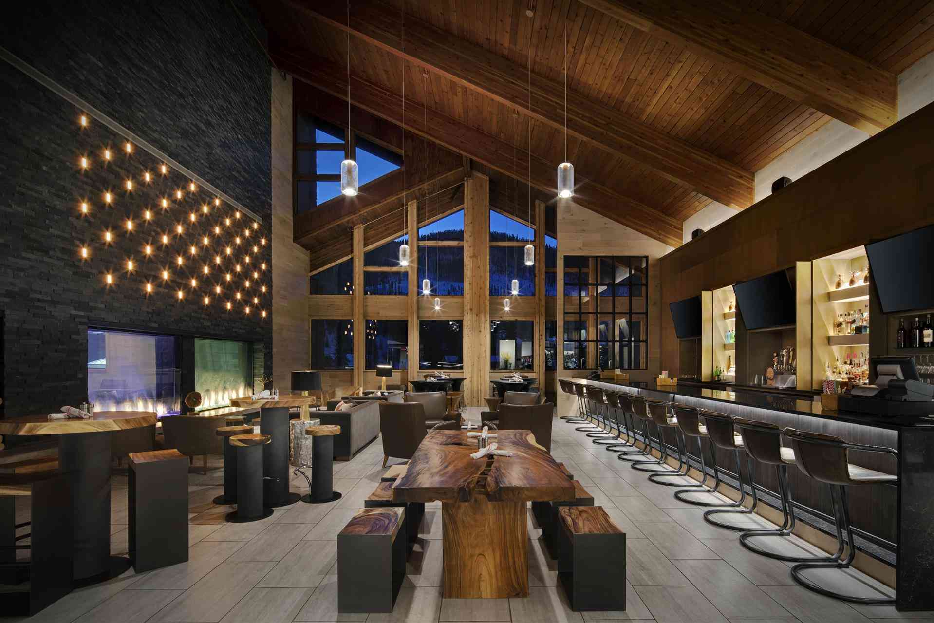 Highline Vail - a DoubleTree by Hilton в Vail, CO