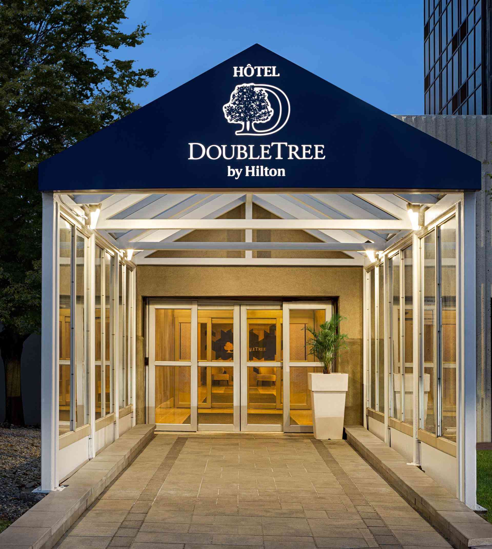 DoubleTree by Hilton Pointe Claire Montreal Airport West en Pointe Claire, QC