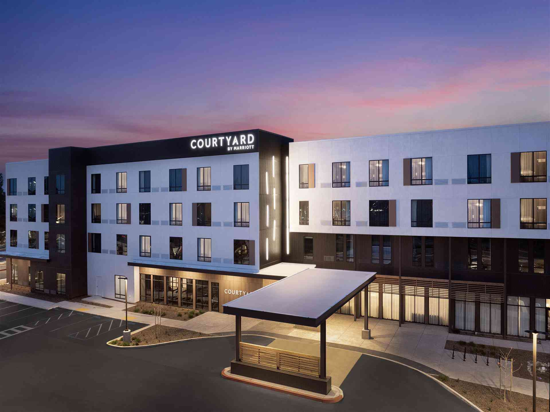 Courtyard Antioch Pittsburg в Pittsburg, CA