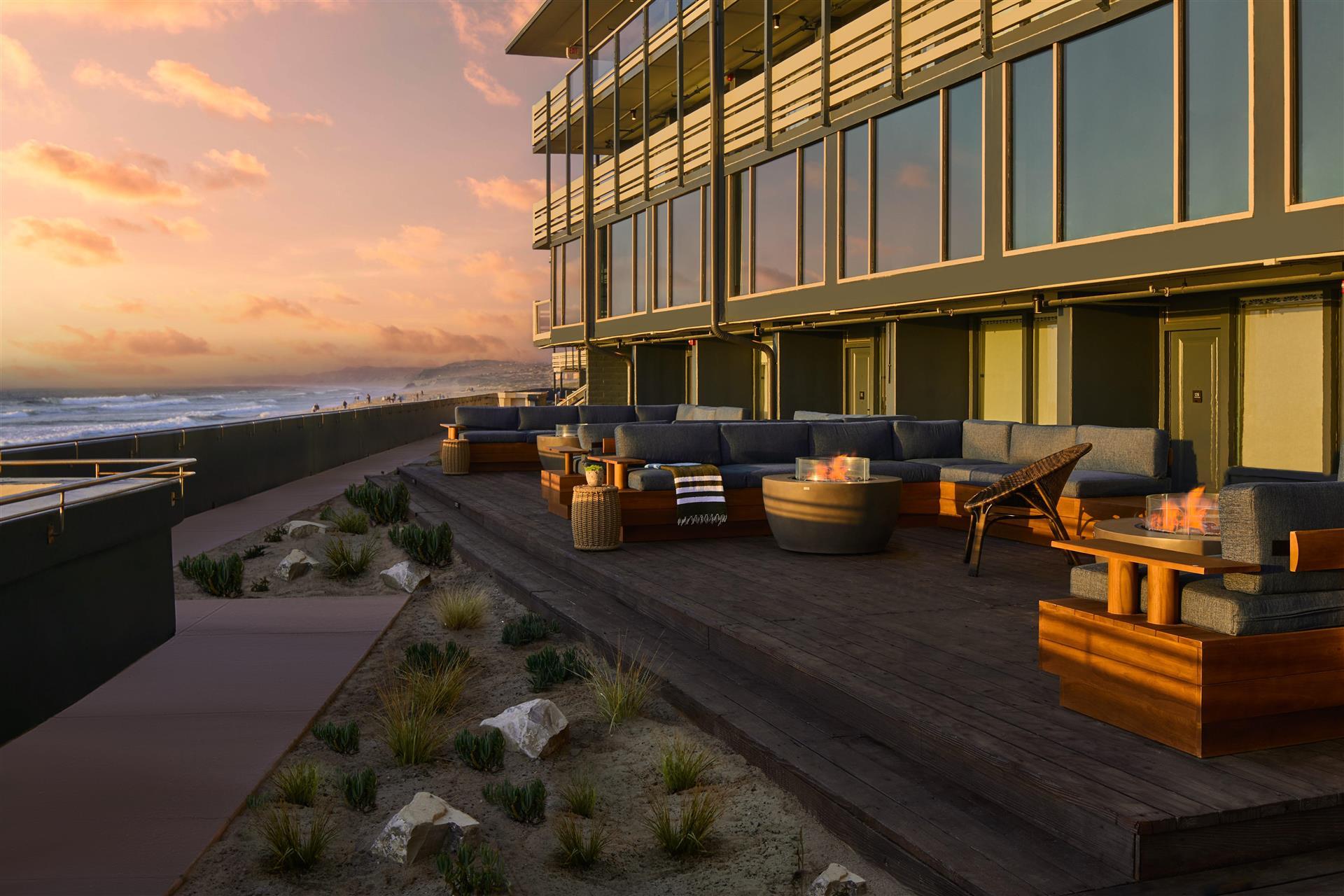 Monterey Beach Hotel, a Tribute Portfolio Hotel - NEWLY RENOVATED image