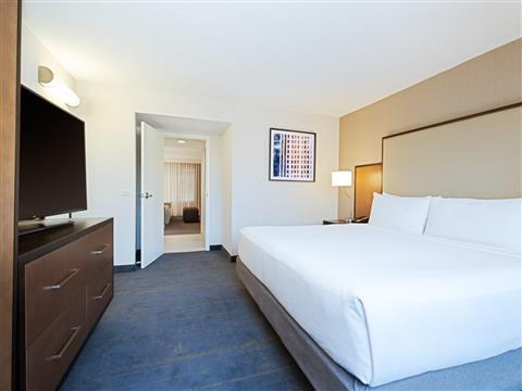 Embassy Suites by Hilton Chicago Downtown River North i Chicago, IL