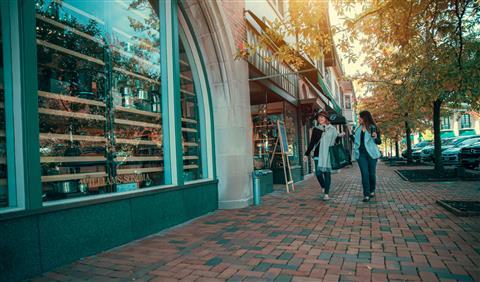 Lake Forest Downtown Market Square