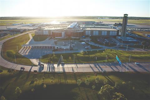 米切尔将军国际机场