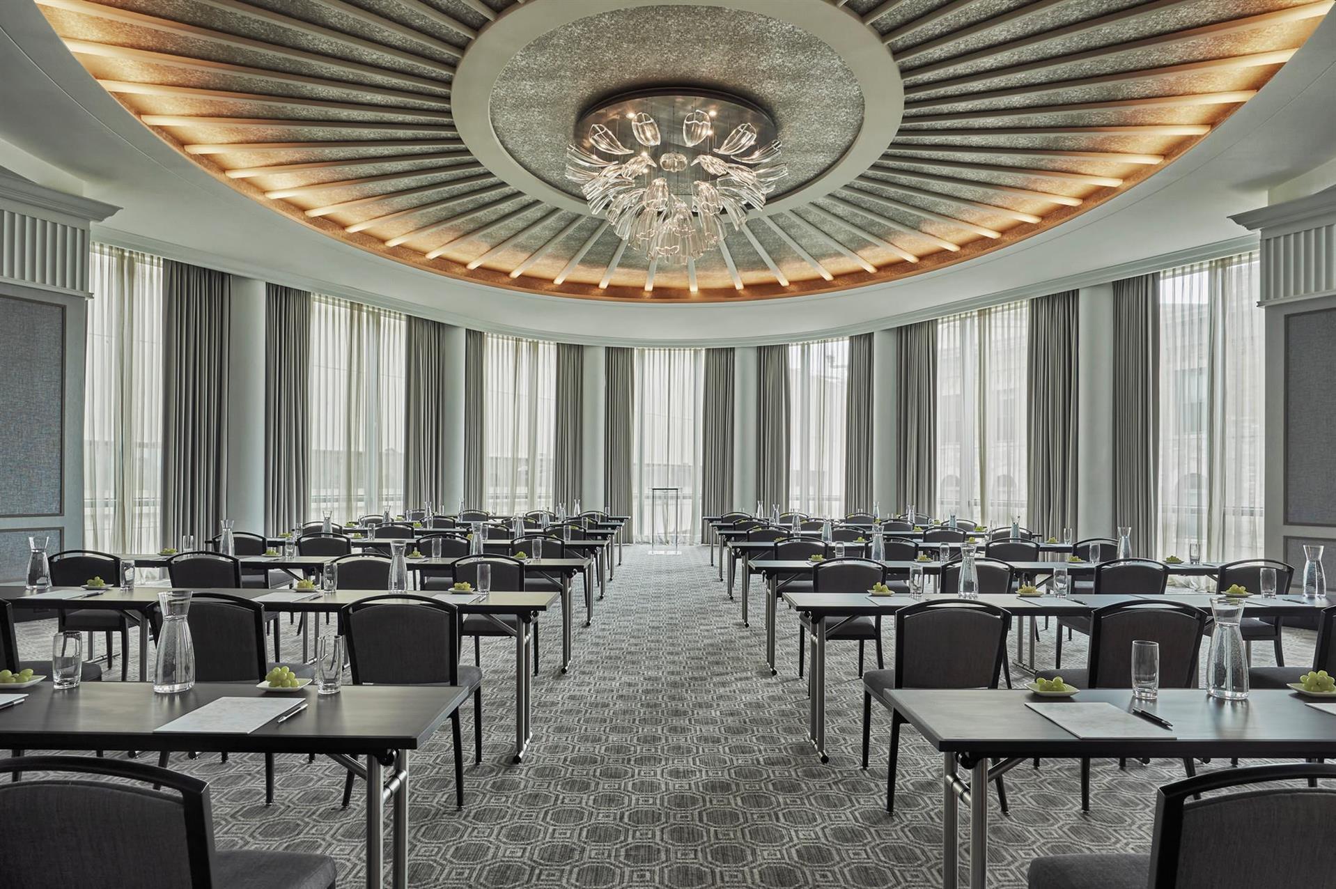 Four Seasons Hotel One Dalton Street, Boston image