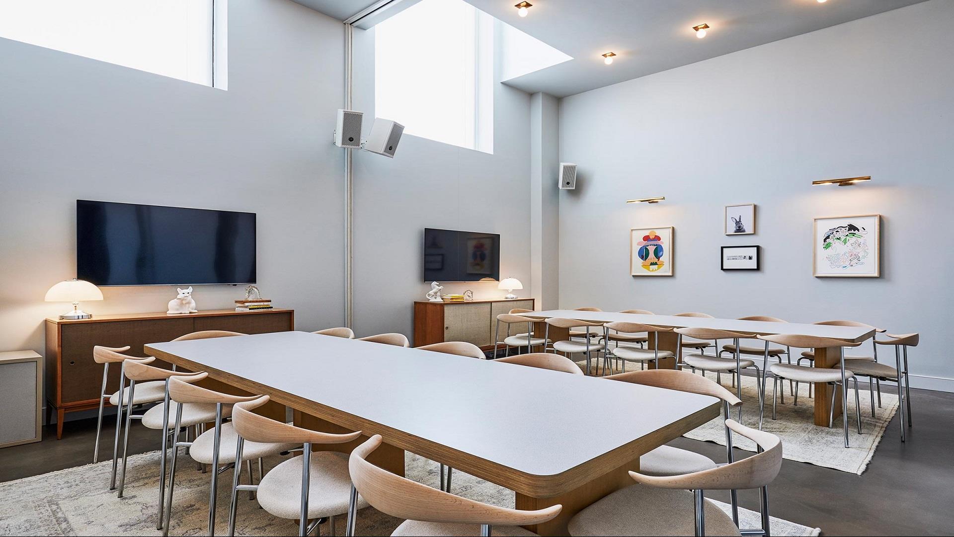 Изображение помещения для встречи