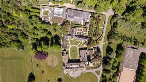 Lucknam Park, Emblems Collection à Chippenham, GB1