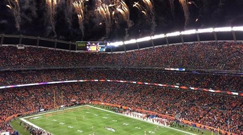 Empower Field à Mile High