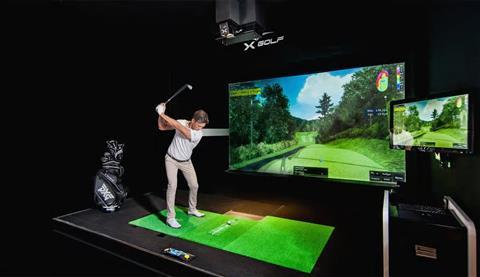 Virtual Golfing at X-Golf
