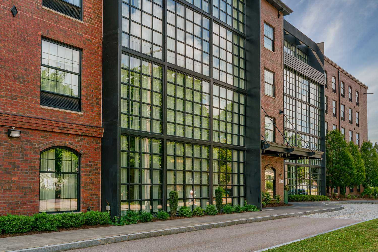 The LOOM Hotel, Tapestry Collection by Hilton a Warwick, RI