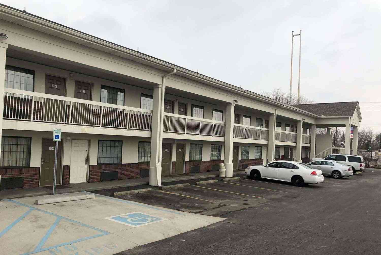 Days Inn by Wyndham Indianapolis South a Indianapolis, IN