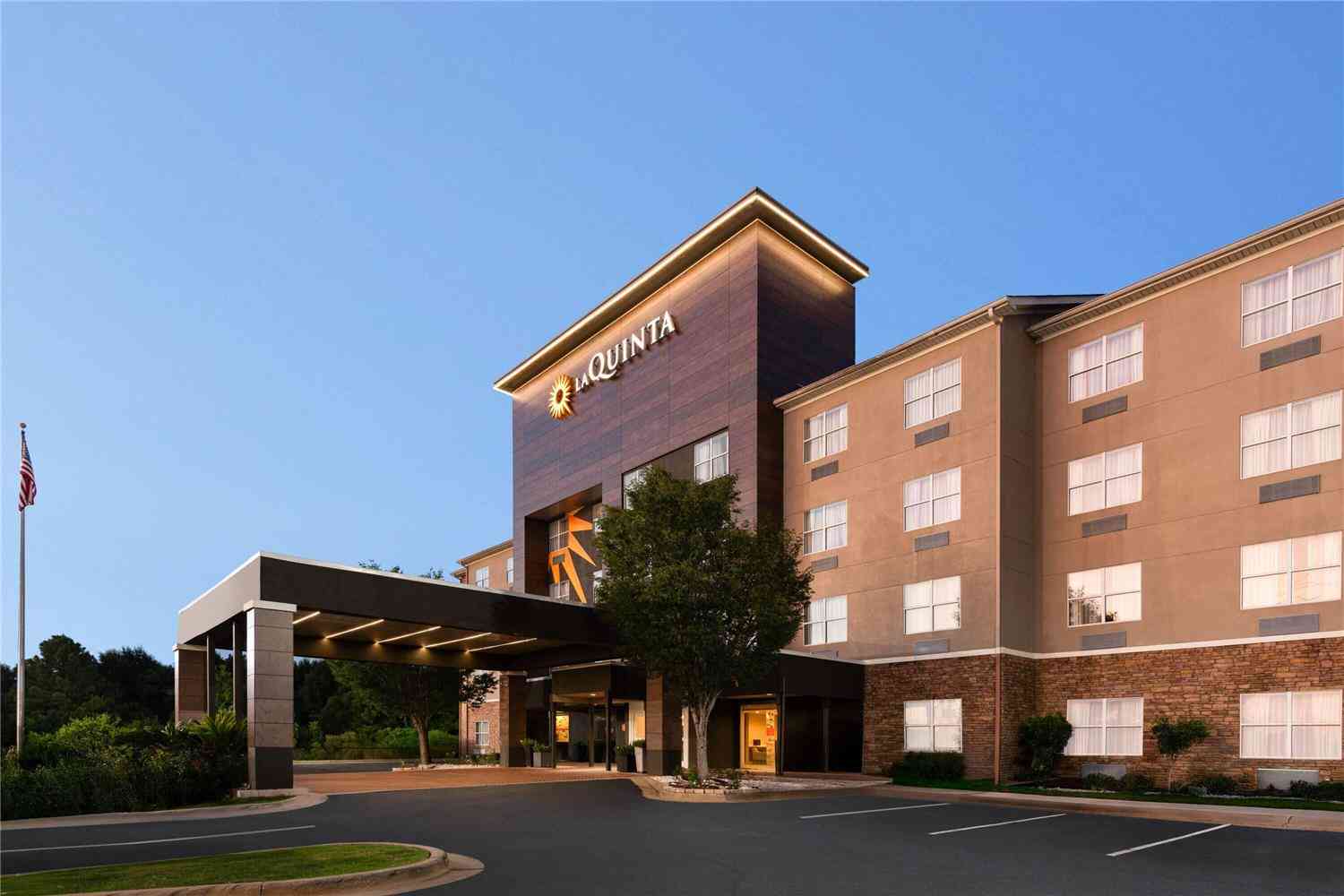 La Quinta Inn & Suites by Wyndham Montgomery в Montgomery, AL