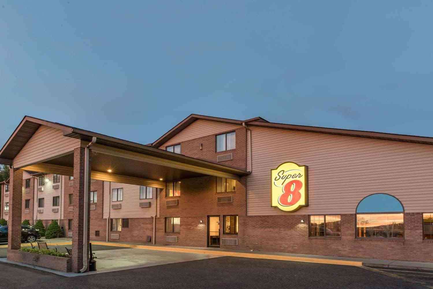 Super 8 by Wyndham Portsmouth в Portsmouth, OH
