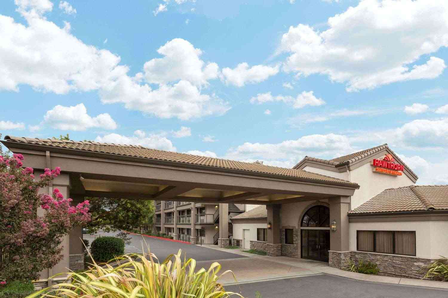 Hawthorn Suites by Wyndham Napa Valley в Napa, CA