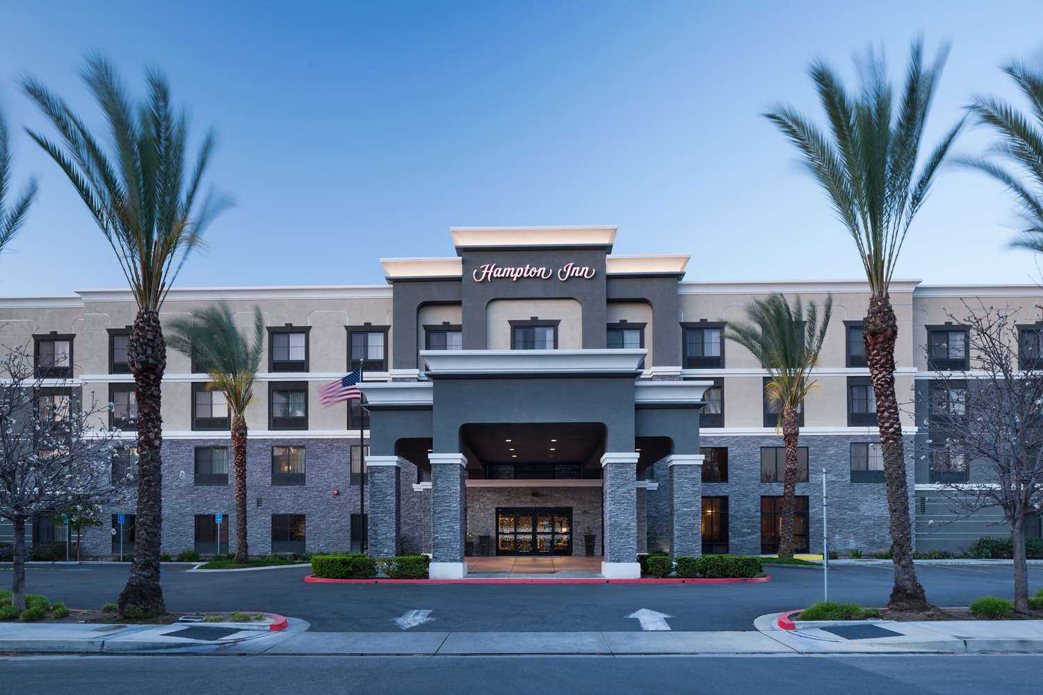 Hampton Inn Los Angeles-Orange County-Cypress в Cypress, CA