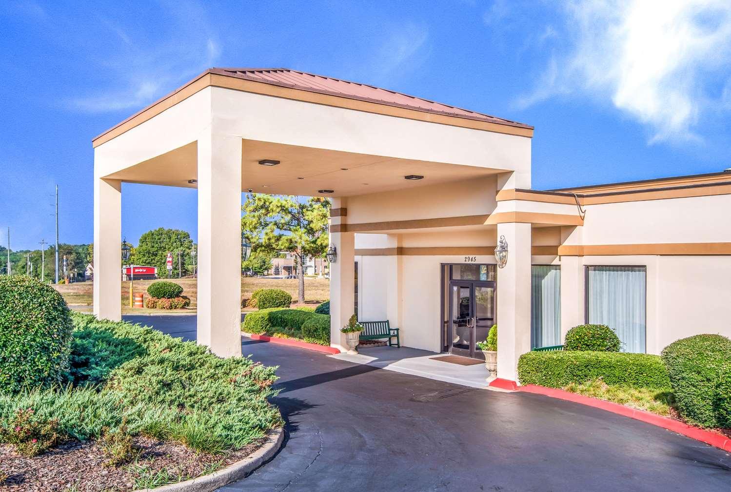 Quality Inn Suwanee I-85 image