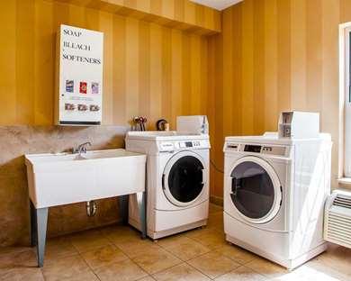 Comfort Suites East Brunswick em East Brunswick, NJ